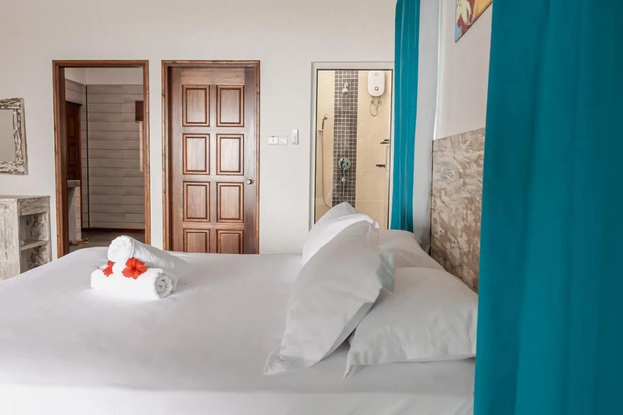 Auguste Holiday Residence 0*, Anse Etoile סיישל